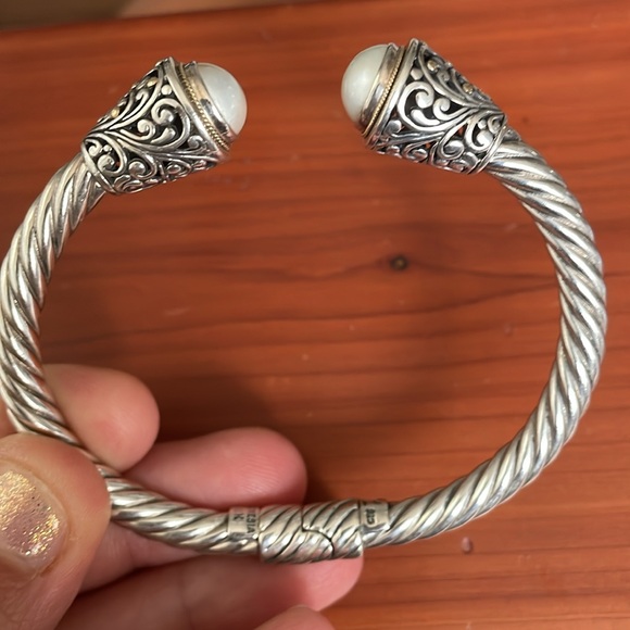 Sterling Silver /18k stamped twisted cable bangle 3mm with fresh water pearl - Picture 11 of 11